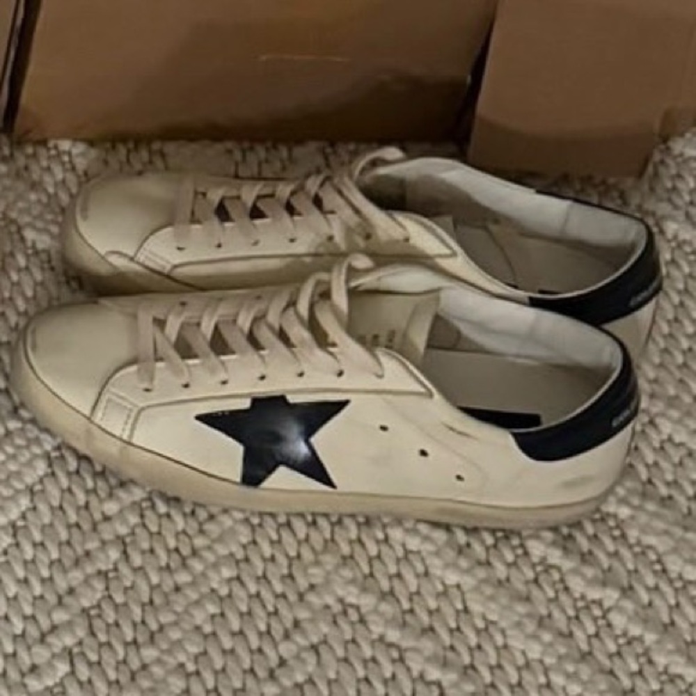 (Never worn) Golden Goose Cream & Blue SuperStars (I missed the return period 😢) - Picture 1 of 3
